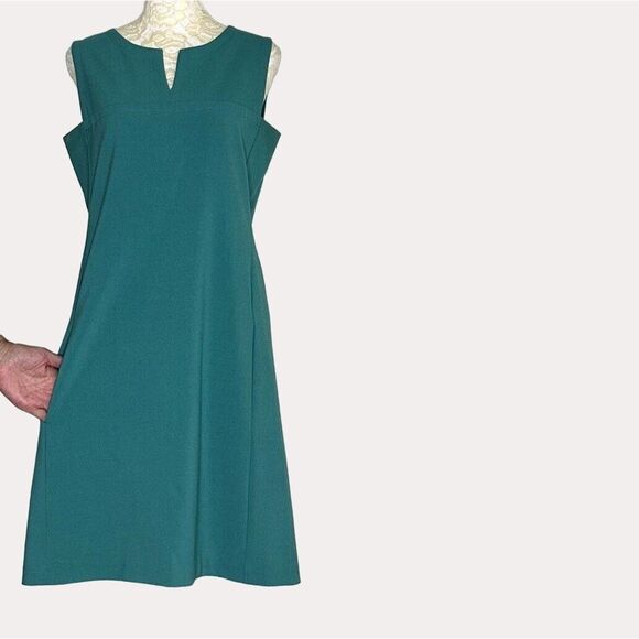 Eliza J Split Neck Shift Dress Woven Green 6 - Picture 3 of 9